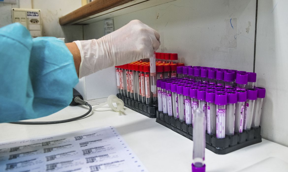 Desastre no Brasil: mais de 3 mil mortes por Covid em um dia pela 1ª vez na pandemia